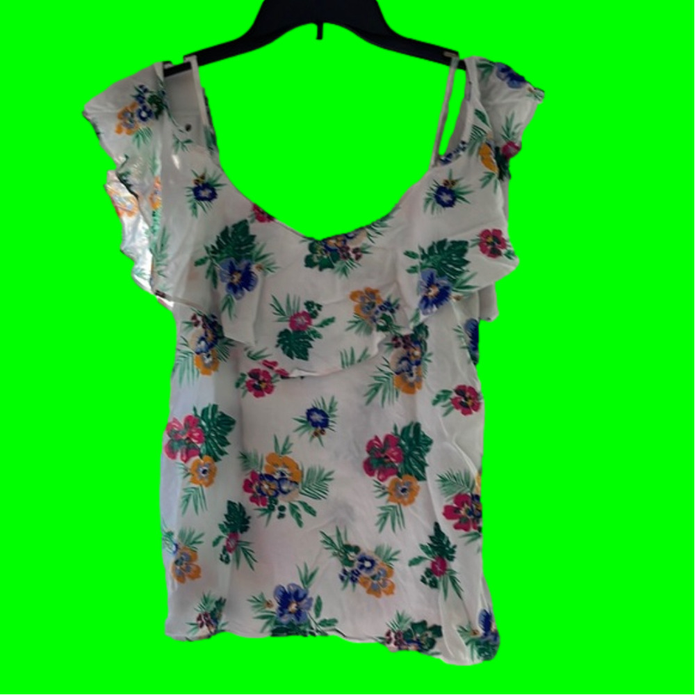 Soft floral Old Navy top M